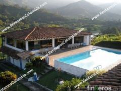 ALQUILER DE FINCA DE RECREO EN  BARBOSA  COD. 2231 - Barbosa、Antioquiaのフィンカ